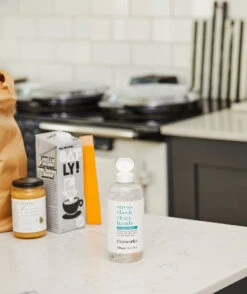 This Works Protect And Calm Duo -This Works Shop SCCH500MLLIFESTYLE1 e7c6f77f e786 4f90 80b6 b1afbb699f9b