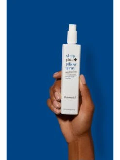 THIS WORKS Sleep Plus Pillow Spray 100ml -This Works Shop TPKPP SQ3 0000000216 BLUE WHITE SLd